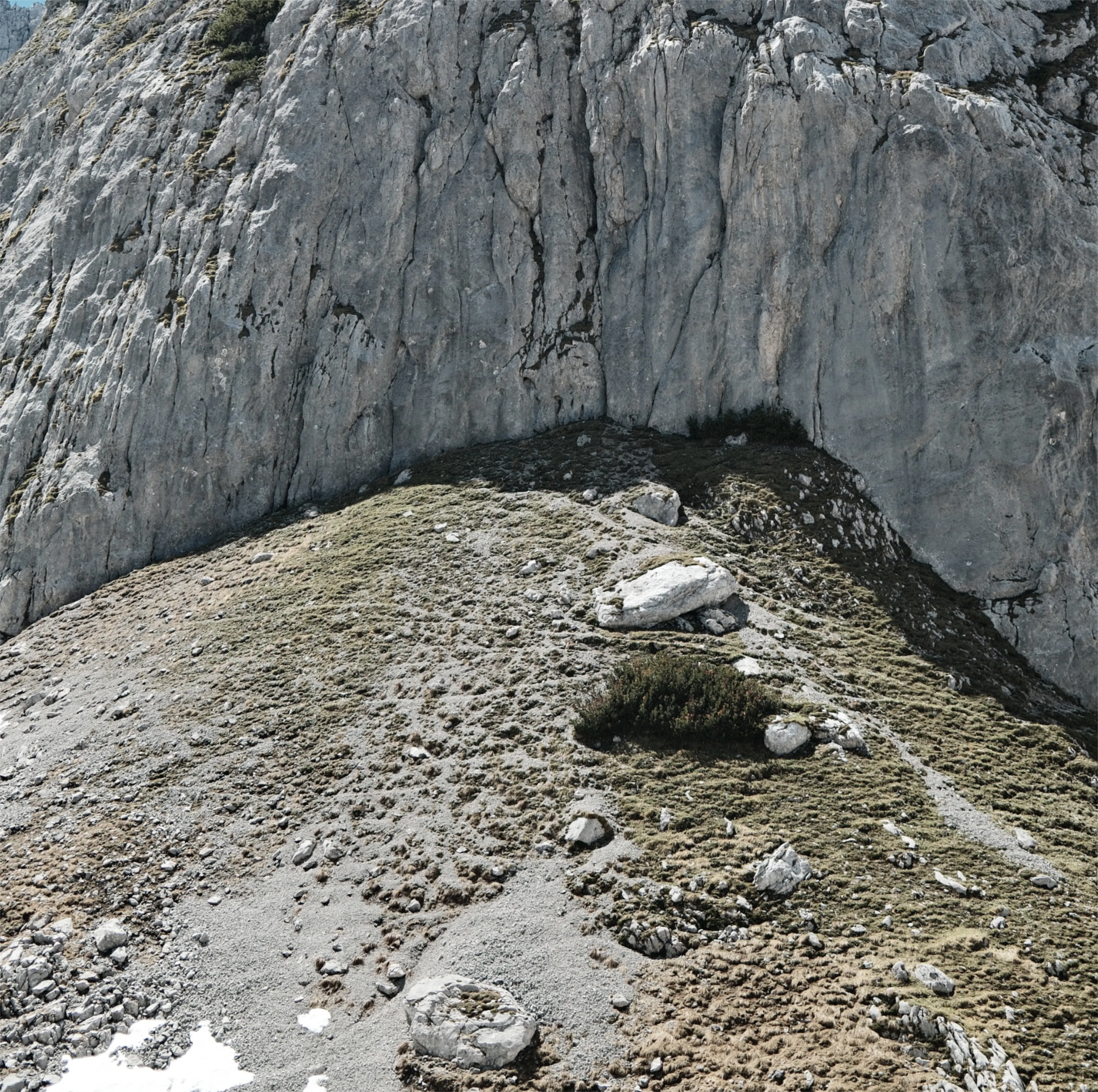Scree in the cirque